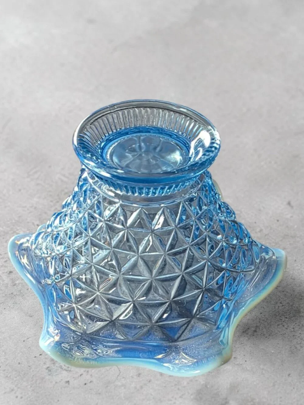 VINTAGE FENTON Diamond Lace Blue Opalescent Art Glass Ruffled Footed Compote Dis